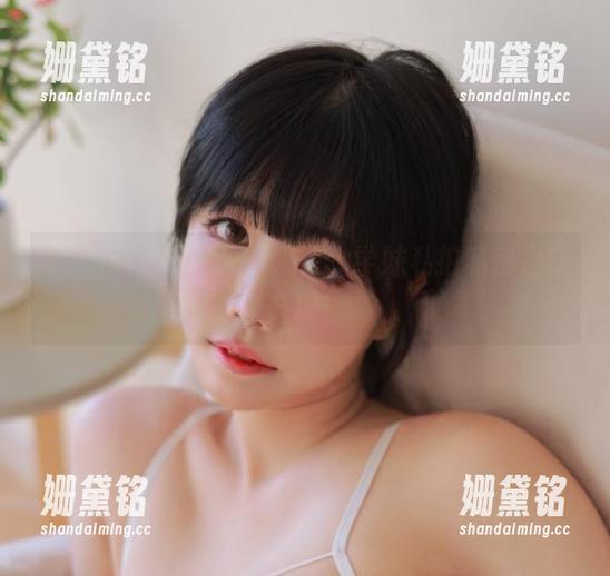Addielyn(에디린)来了，学妹私拍私密之旅开场！