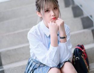 松松垮垮的旗袍和Akisoso秋楚楚——私房照里的迷离瞬间