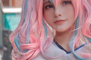 看Azami如何把定制与兔女郎完美结合，图集中暗藏玄机！