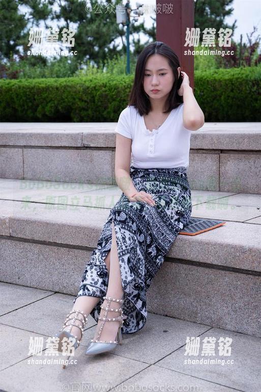 BoBoSocks袜啵啵-奶油 BoBoSocks袜啵啵 - 奶油的cos服一出来,原图立马抓人眼球,还是得下载啊。