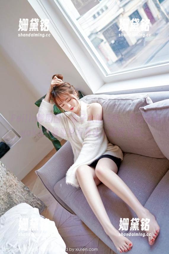 Feilin嗲囡囡 - 筷子大的深意，方绮言Ayaka的裤里丝写真让人联想飞扬。
