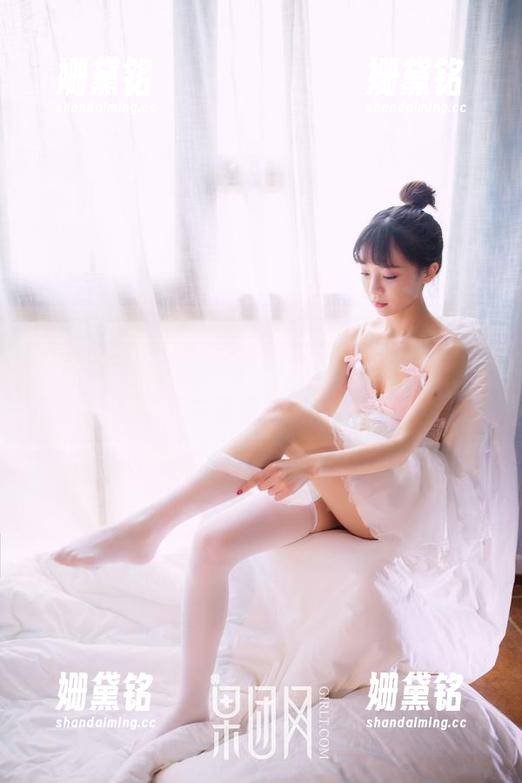 GIRLT果团网 - 龚玥菲的睡衣分享，专治各种衣柜失落症！写真的疗愈！