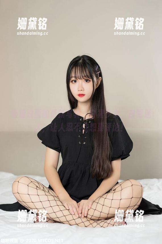 喵糖映画的最新写真：白裙少女，白到迷人，让人忍不住想要评论！