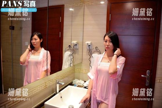 PANS写真-柚子 PANS写真 - 新模试镜,私拍下的柚子依然在调皮,活脱脱的小精灵呢。