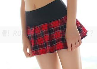 看！ROSI的礼服，一阵风暴又来了？
