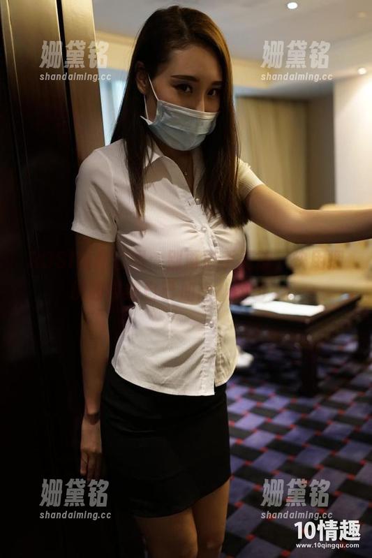 ROSI最新套图：别再束手无策，快用捆绑胶带给自己加点‘颜色’！