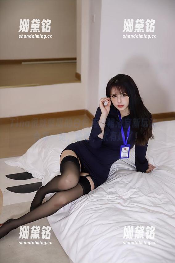 Tina很妖孽呀 Tina很妖孽呀的白色连衣裙浴室新玩法:合集一览,哈哈,太有趣了!
