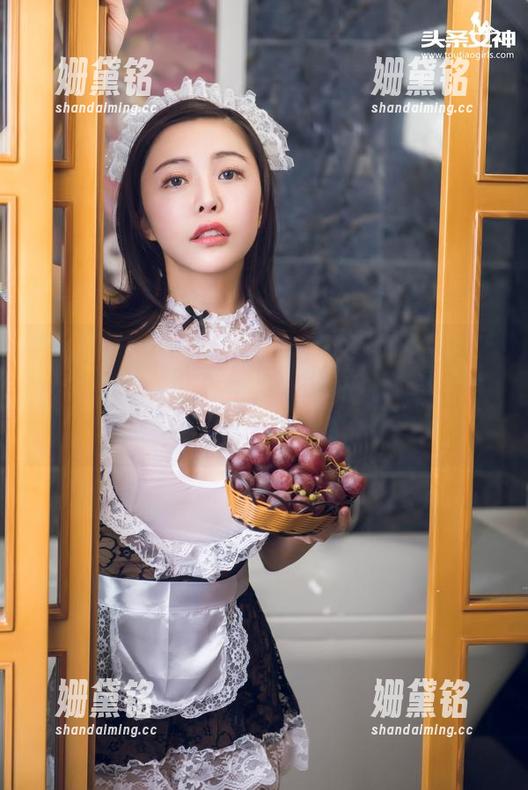 TouTiao头条女神-温心怡 TouTiao头条女神 - 我就说温心怡的海军服试衣间别有洞天,快来‘观看’这个疯癫合集!