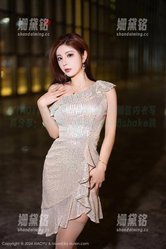 XIAOYU语画界 - 超有趣的豆瓣酱内衣写真分享：那姿态，像是在和牛奶shake跳舞！