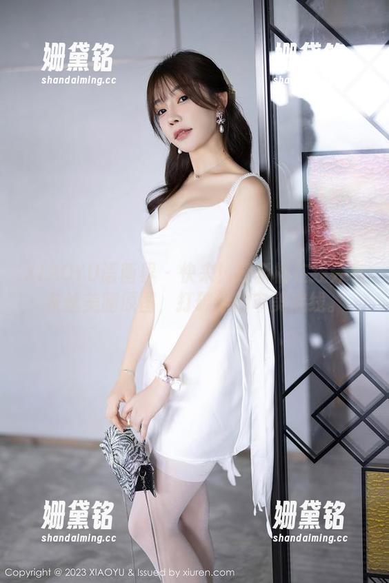 XIAOYU语画界 - 快来！顾桥楠在线分享灰丝美腿原图，打破你的审美底线。