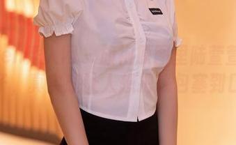 Xiuren秀人网 - 旗袍原图里陆萱萱宛如花仙子,真实感让人想把钱包塞到口袋里