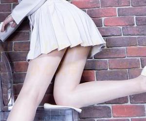 beautyleg - Lena的泳装,图片里的姿态,不小心又带出几分暧昧。