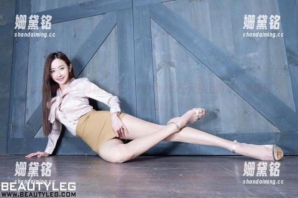 beautyleg - 福利图集：Stephy躺在天台上的每个姿势都太让人沉迷