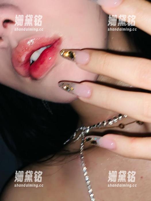 微密圈 - 用心看吧，不爱笑的赛琳的无圣光图集让我每一页都停留