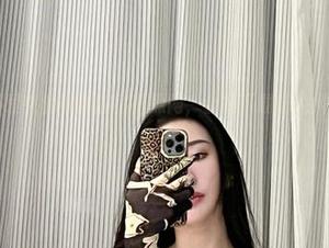 微密圈 – 不爱笑的赛琳的钻石黑网，合集下载时的纠结感太真实了