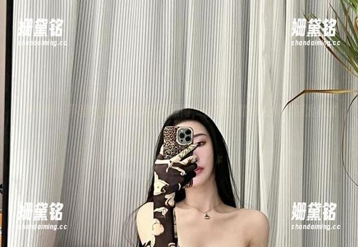 微密圈 - 不爱笑的赛琳的钻石黑网，合集下载时的纠结感太真实了