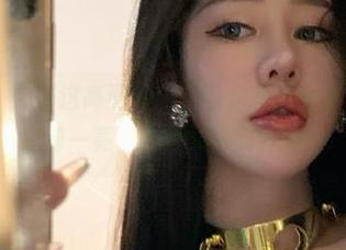 微密圈 – 你看这高清不爱笑的赛琳的女友，真让我眼前一亮，图片又恰到好处。