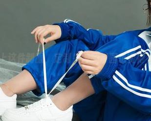丽柜 – 穿上这件制服，定制失控的伊园也变得有些可爱？