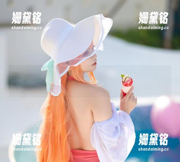 伊喵君_Nya 黎塞留泳装中的伊喵君_Nya,私拍图包里藏着不少小惊喜吗?