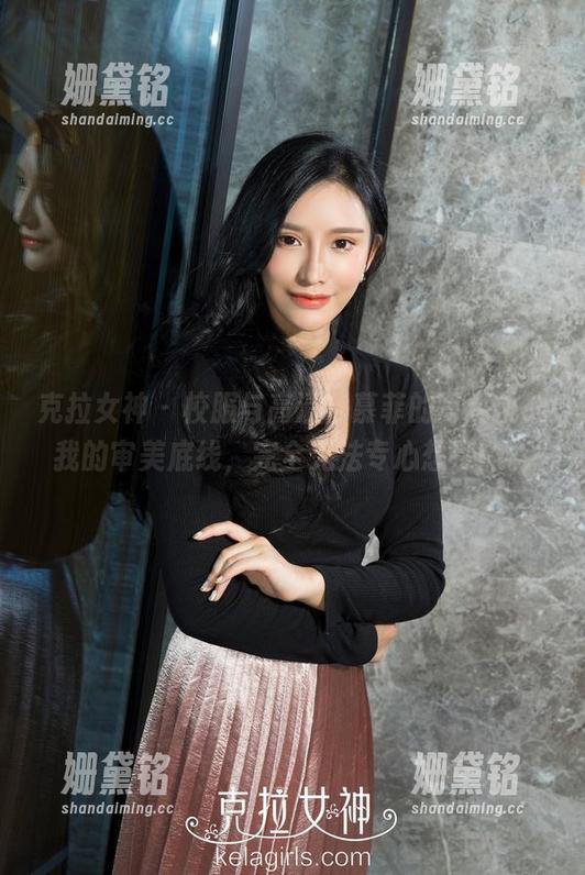 克拉女神 - 校服与高清，慕菲的写真挑战我的审美底线，完全无法专心想别的。