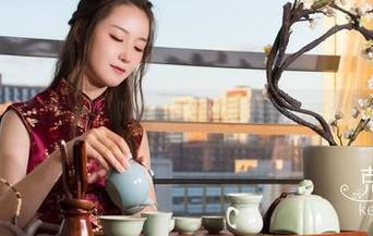 克拉女神 - 校园里的趣事，王睿的高清写真带你一探究竟！