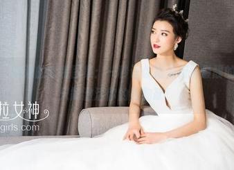 克拉女神 – 钟淇的套装图集：一秒让你成为街头最靓的妞，下载只需激活你的购物欲！