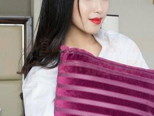 克拉女神 – 静宜的腿部探险，居然能让我沉迷？快来下载这套图！