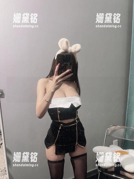 微密圈 - 看！兔宝妮to的毛衣美图合集，真让人心动不已啊！