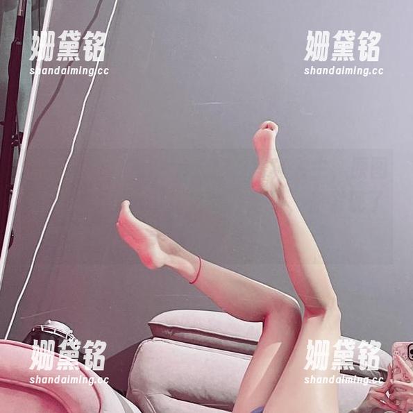 微密圈 - 兔宝妮to的户外写真人生，原图和写真更像是一场随性的野餐，你发现了美，我也是！