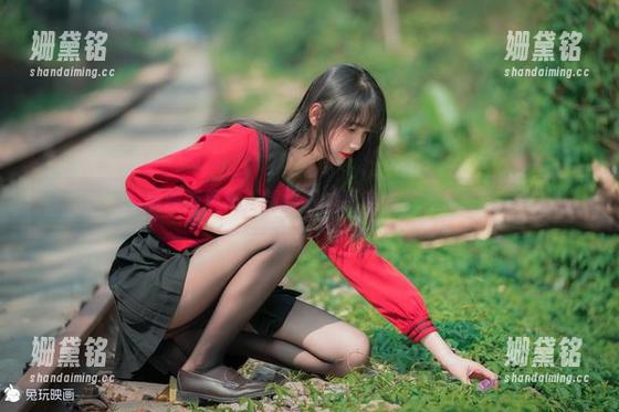 兔玩映画风格，制服下的死库水不只是想象