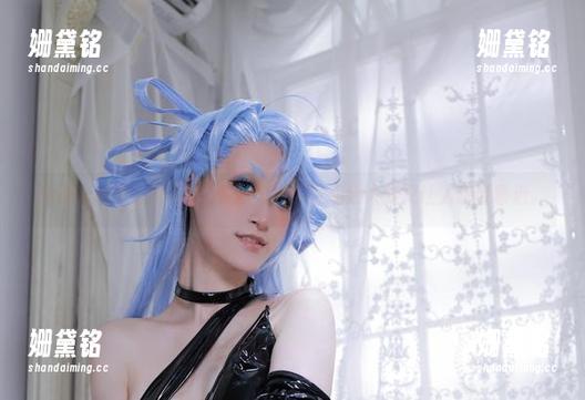 这粉色就像北哥完全OK的气质，平易近人却又让人想要靠近。