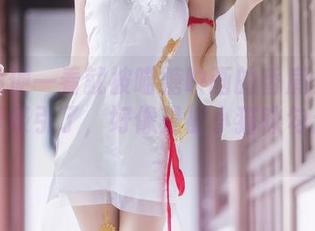 日常随便一看就被喵糖映画的香肩美眉定制写真吸引了，好像是被小猫咪勾走了魂～