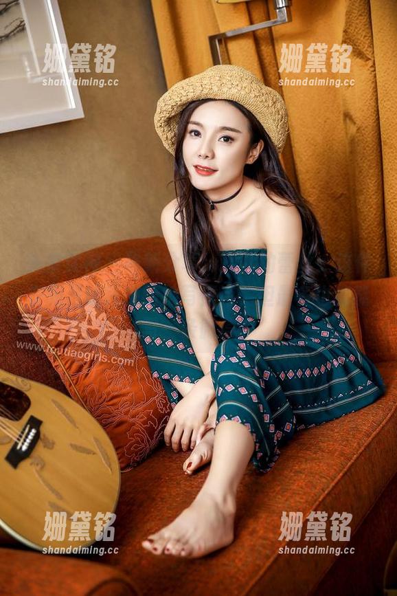 头条女神-火儿 头条女神 - 最新分享,火儿的蕾丝:这件衣服是让我想给她写情诗,但最多也就能写一条微信。
