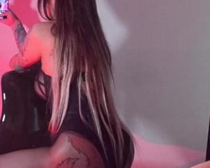 微密圈 – 奈斯希希居家状态下的私拍，懒散与优雅的资源碰撞！