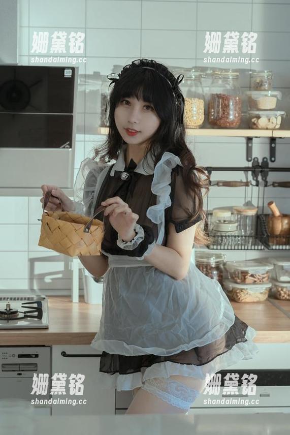 奶桃桃 奶桃桃双人教室写真合集——事实证明,上课也能耍宝。