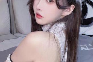 在线围观:“小小奶瓶儿”兔女郎加长版图集,哈哈,难道这是想唤醒鬼怪的魔法吗?