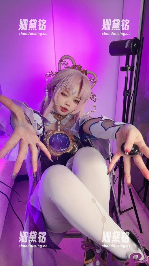 美图快递:小瑶幺幺的“银狼版”自我陶醉时刻,等啥呢? 美图快递:小瑶幺幺的“银狼版”自我陶醉时刻,等啥呢?