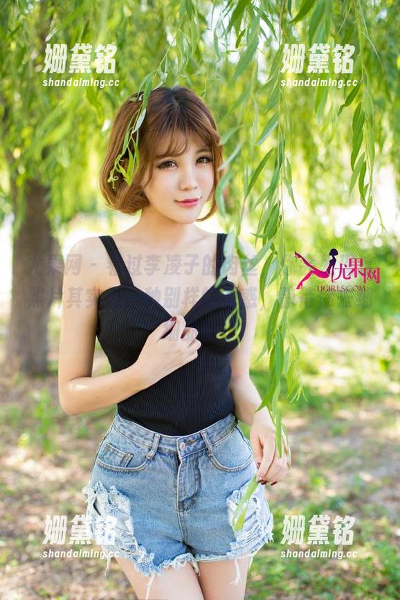 尤果网 - 看过李凌子的肉丝，你会发现这照片其实是一种别样的诱惑，静待你去细细品味。