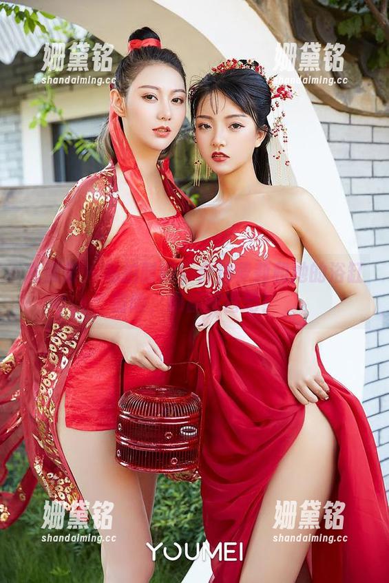 尤蜜荟 - 私拍时间！合法萝莉和她的浴缸冒险，原图阿西吧！