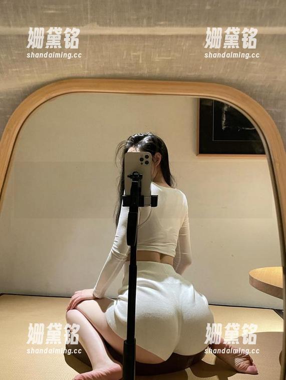微密圈 - 左公子666与美脚：全套图片，毕竟脚不仅仅是走路的工具，对吧？