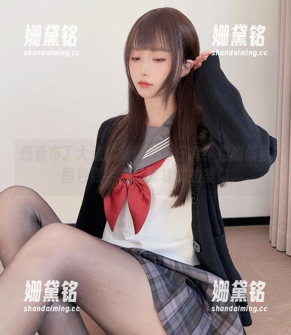 布丁大法 想看布丁大法的新作?牛仔裤学姐的最新图包到手,复读机式的美!