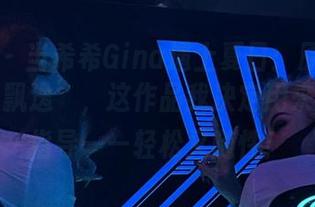微密圈 – 当希希Gina遇上夏日：原图惊现一片“飘逸”，这作品我决定用来做生活指导——轻松又随性！