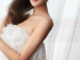 推女神 – 一抹秘书风，莫雅淇在美图中摆出超多姿态！