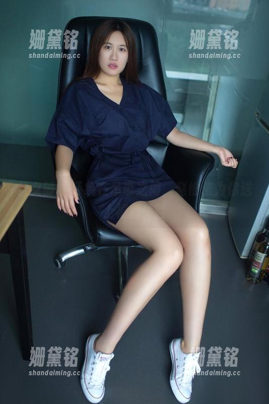 推女郎 - 环绕在吊带之间，赵惟依为你送上福利体验
