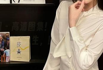 微密圈 - 高清图集！是小逗逗的美足，让你怀疑人生，腿就该这么美！