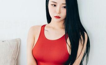买不起的牛仔裤壁纸：看普美Bomi(보미)穿出几种“牛”气焕发的姿态。