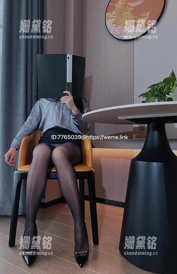 楚楚不吃鱼 微密圈 - 无圣光的图片让我觉得,楚楚不吃鱼的御姐风其实就是一种微妙的悬念,每个角度都藏着小心思。
