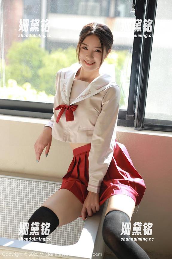 模范学院 - 优优在她的清纯私房，随意间好像很不一般？