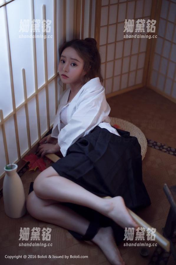 波萝社 - 私房中的原图：柳侑绮带来的剑道女孩俨然是个武侠角色！