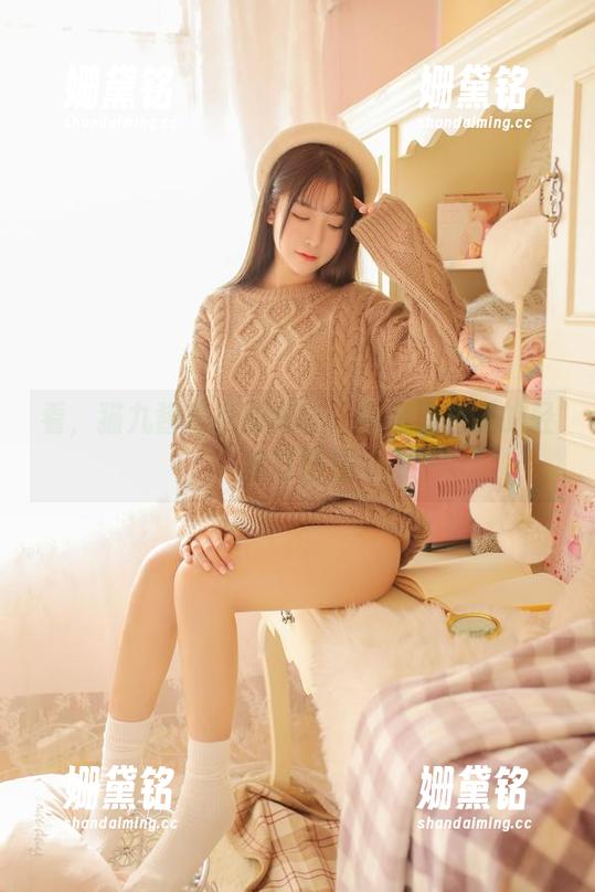 看,猫九酱居家的模样,高清原图里的轻松与自在 看,猫九酱居家的模样,高清原图里的轻松与自在